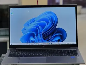 New Laptop HP ZBook Studio G8 16GB Intel Core i7 SSD 512GB