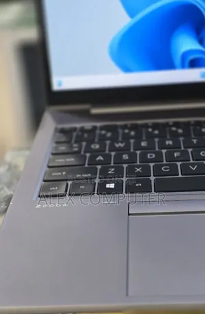 New Laptop HP ZBook Studio G8 16GB Intel Core i7 SSD 512GB