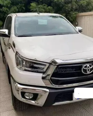 Toyota Hilux 2021 Ivory