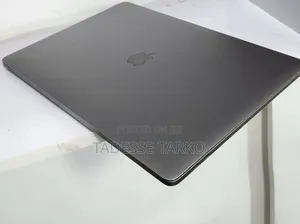 New Laptop Apple MacBook Pro 2019 32GB Intel Core i9 SSD 512GB