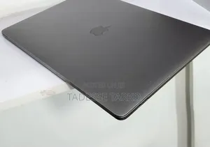 New Laptop Apple MacBook Pro 2016 16GB Intel Core i7 SSD 512GB
