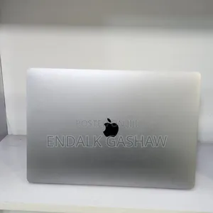 New Laptop Apple MacBook Pro 2018 8GB Intel Core i9 SSD 256GB