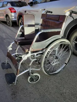 Toilet Wheelchair度壞bearing Capacity- 110 KGS Is Durable Sturdy.