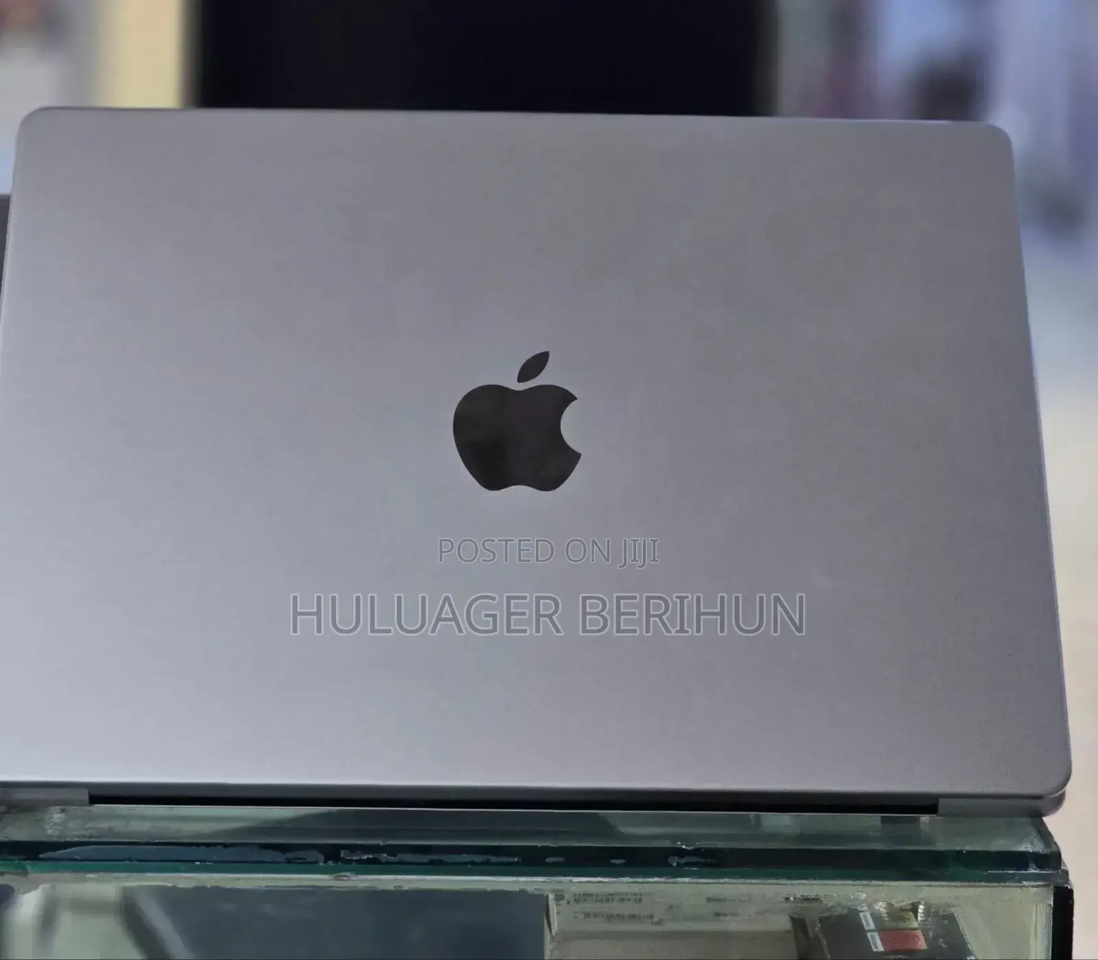 New Laptop Apple MacBook Pro 2021 M1 16GB Apple M1 Pro SSD 1T