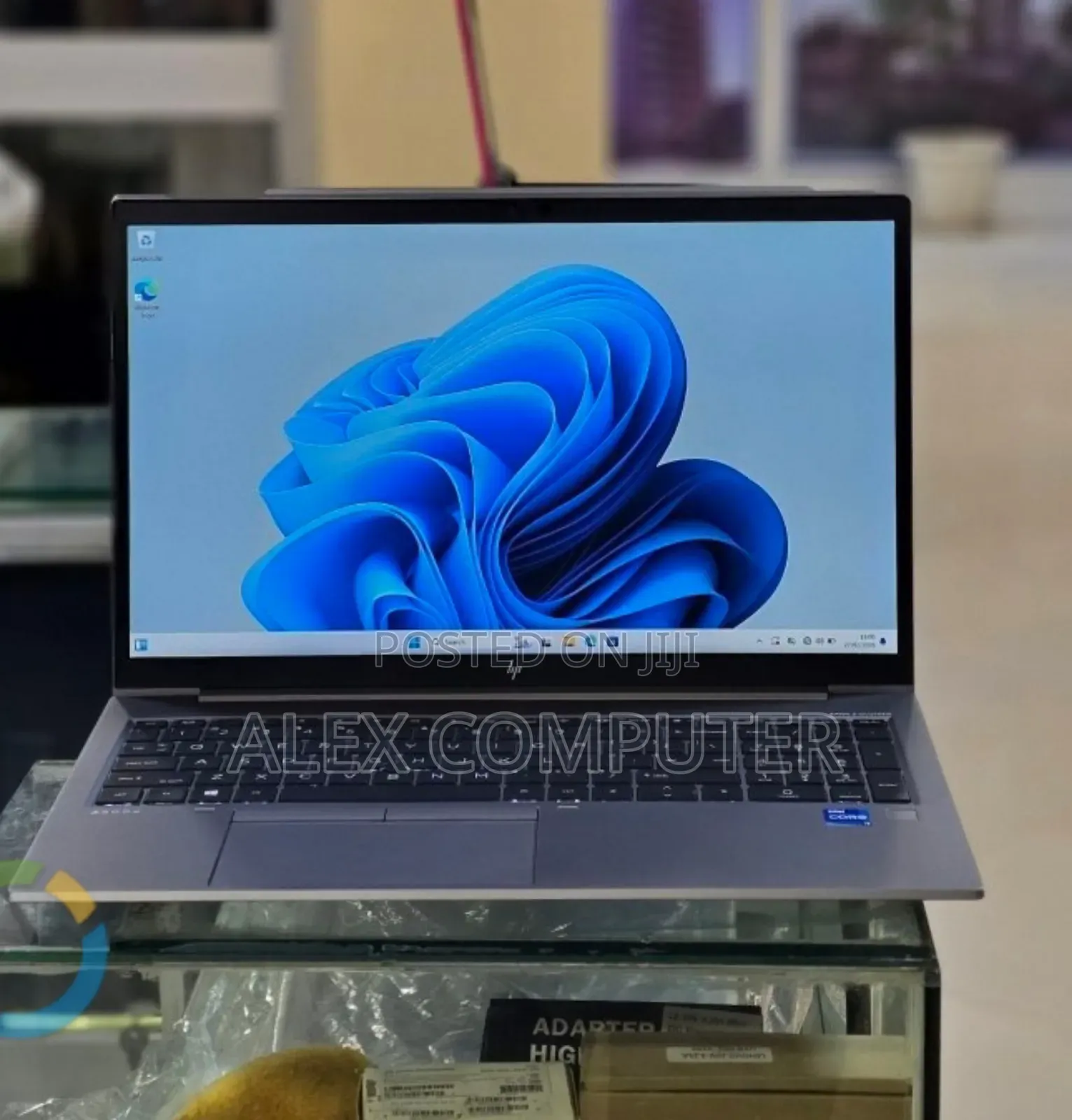 New Laptop HP ZBook Firefly G8 16GB Intel Core i7 SSD 512GB