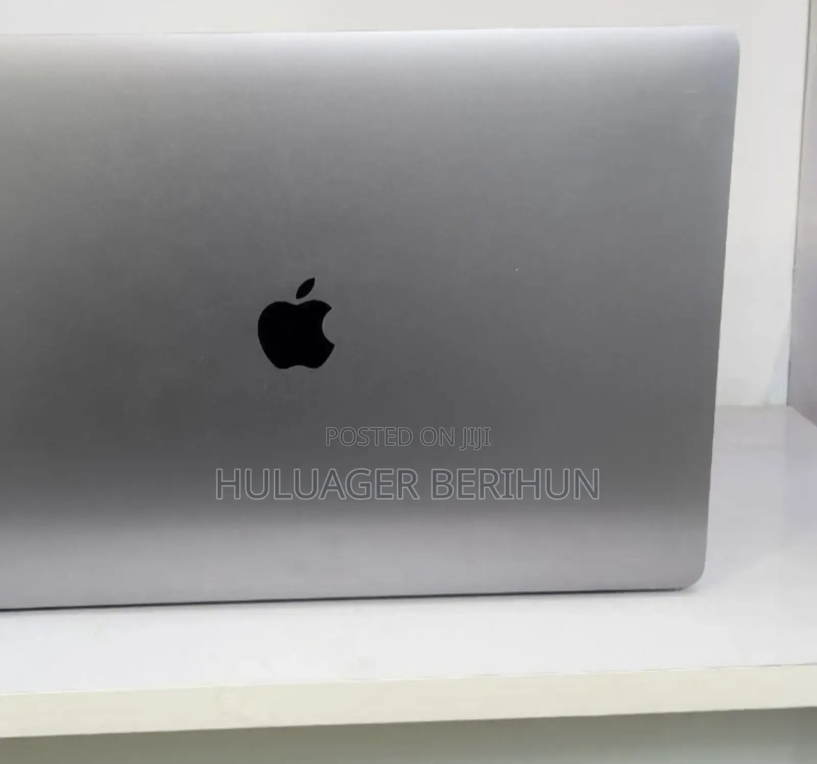 New Laptop Apple MacBook Pro 2018 32GB Intel Core i9 SSD 512GB