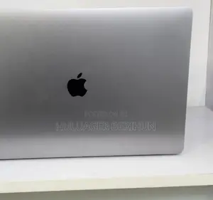 New Laptop Apple MacBook Pro 2018 32GB Intel Core i9 SSD 512GB