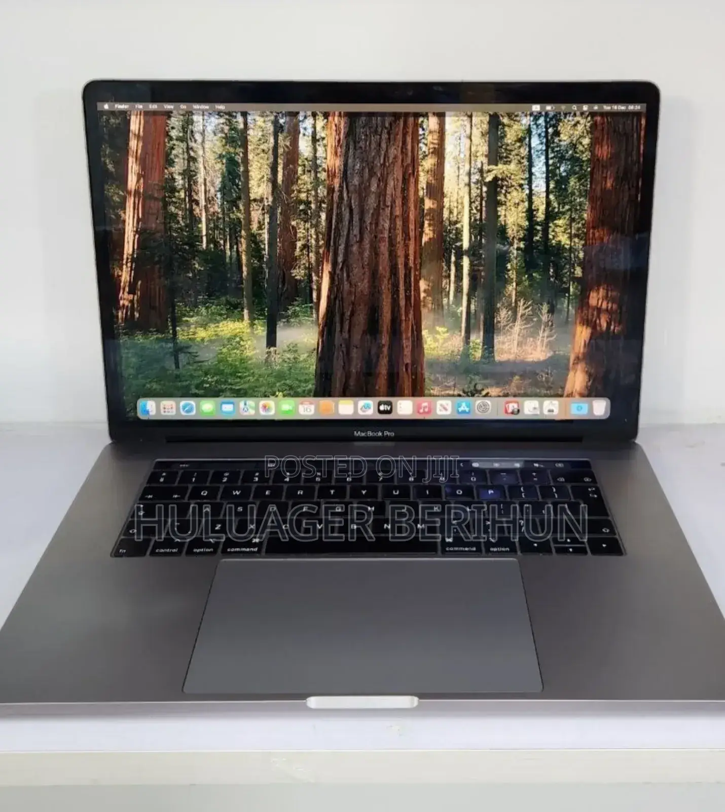 New Laptop Apple MacBook Pro 2018 32GB Intel Core i9 SSD 512GB