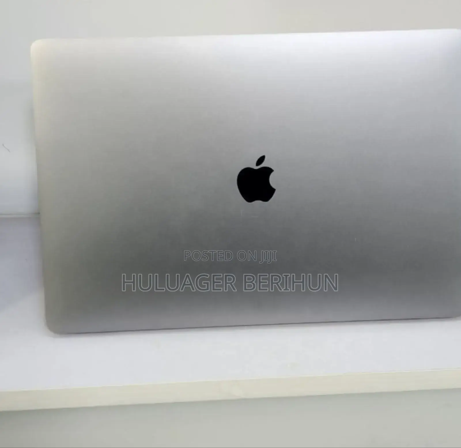 New Laptop Apple MacBook Pro 2018 32GB Intel Core i9 SSD 512GB
