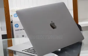 New Laptop Apple MacBook 2020 8GB Intel Core M3 SSD 512GB