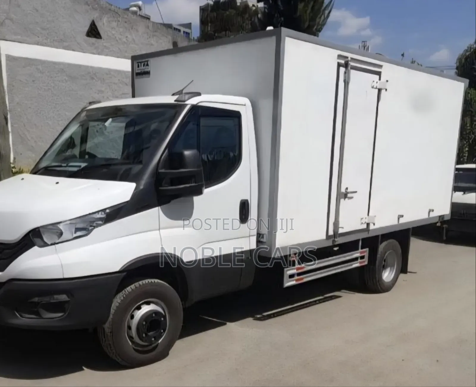Iveco Daily Box Truck - 2023 ( ለጥፎ የቆመ)