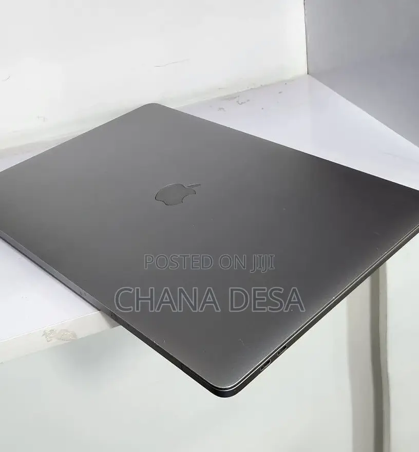 New Laptop Apple MacBook Pro 2018 32GB Intel Core i9 SSD 512GB