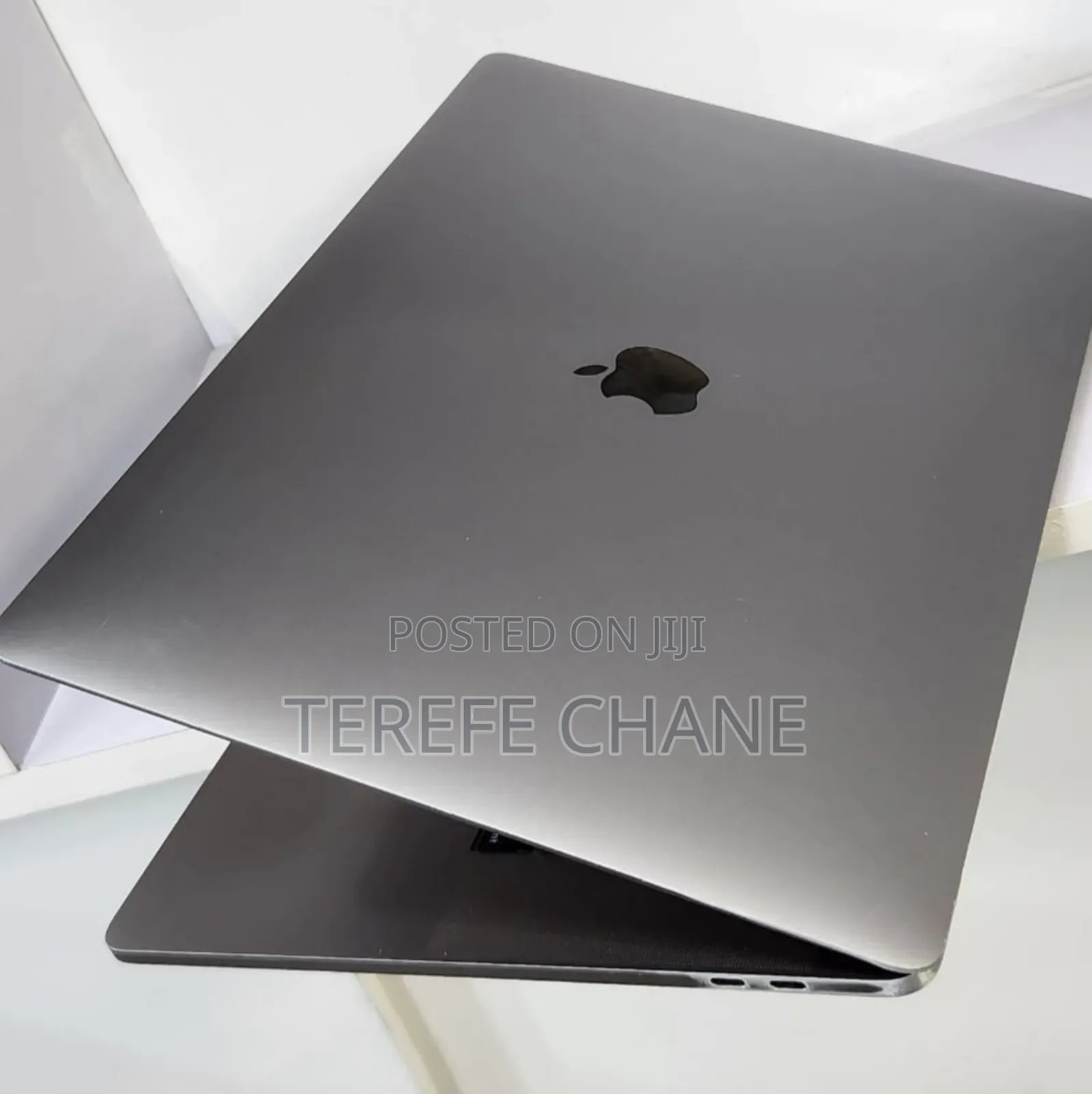 New Laptop Apple MacBook Pro 2018 32GB Intel Core i9 SSD 512GB