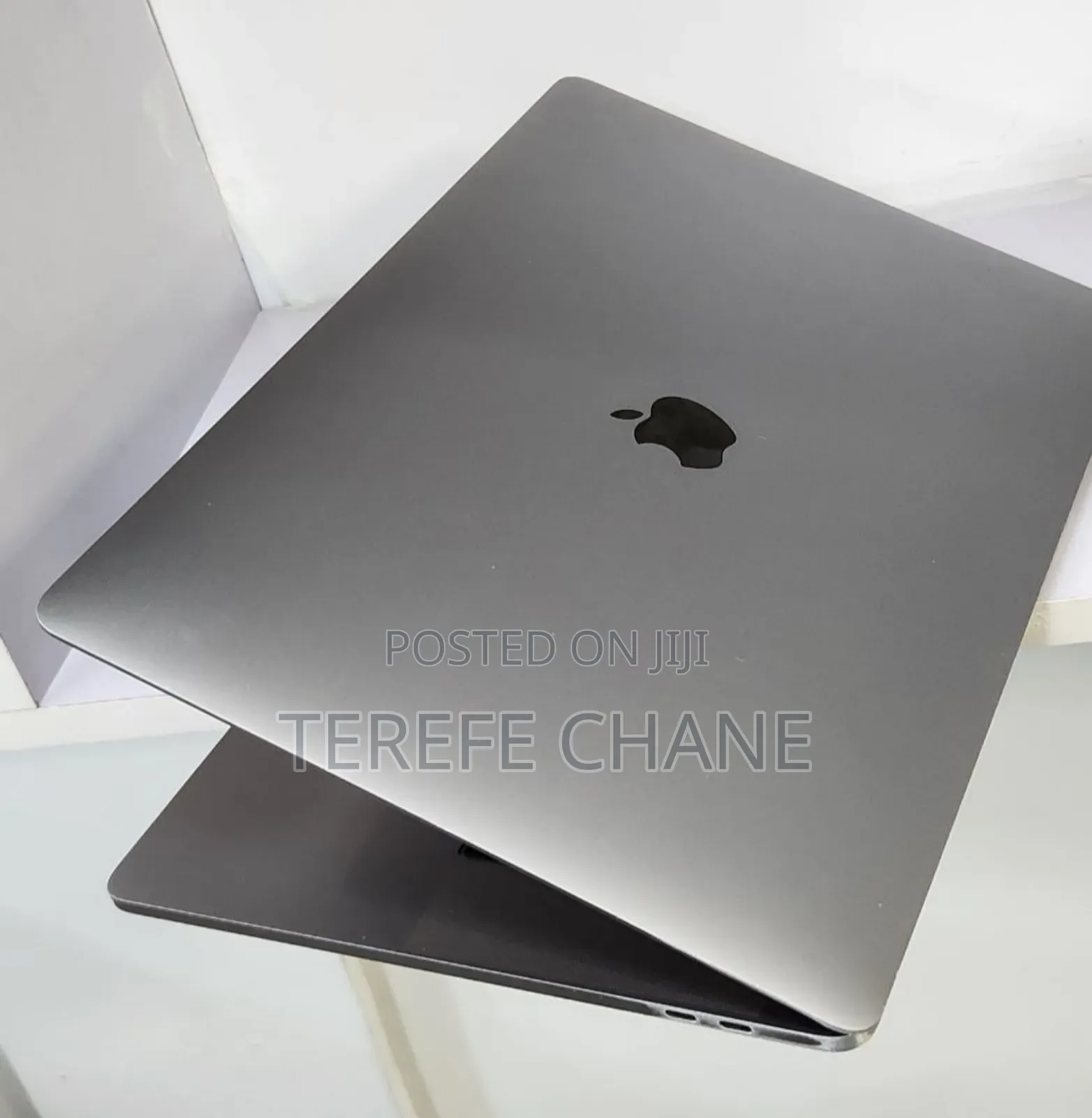 New Laptop Apple MacBook Pro 2018 32GB Intel Core i9 SSD 512GB