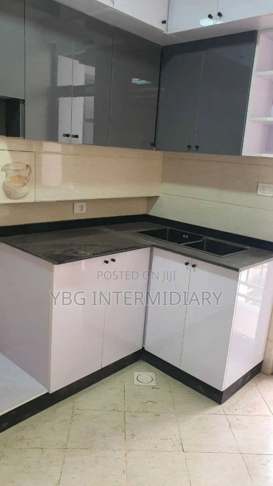 Furnished 3bdrm Apartment in Kibirdemena, Yeka for sale