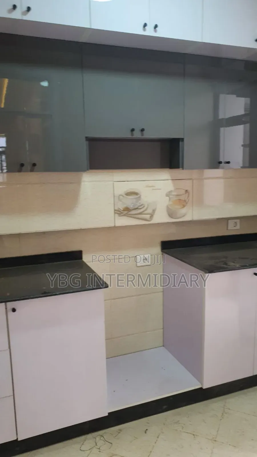 Furnished 3bdrm Apartment in Kibirdemena, Yeka for sale