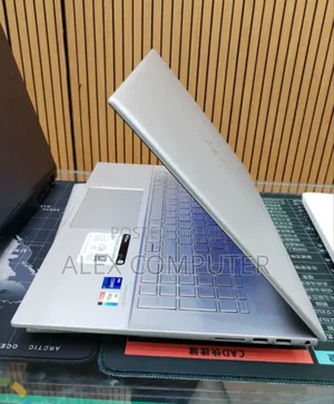 New Laptop HP Envy x360 12GB Intel Core i7 SSD 512GB