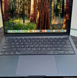 New Laptop Apple MacBook Air 2025 M4 13-inch 16GB Apple M4 SSD 256GB