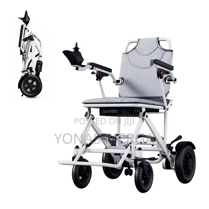 Charging Wheelchair將凹companion Travel Lite Electric Wheelchair