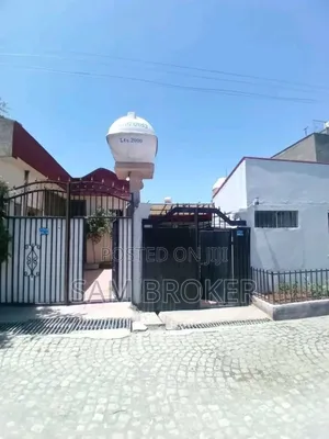 በአስቸኳይ የሚሸጥ L Shape አያት አካባቢ ሰፋት 75 ካሬ 2 መዋጋ 9.5 Million