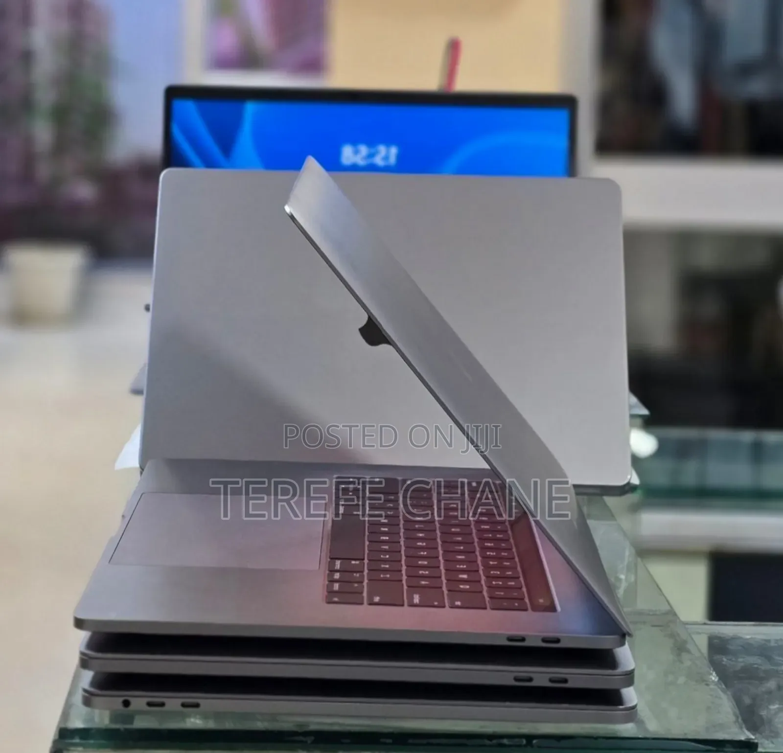 New Laptop Apple MacBook Pro 2017 16GB Intel Core i7 SSD 512GB