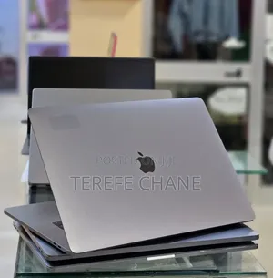 New Laptop Apple MacBook Pro 2017 16GB Intel Core i7 SSD 512GB