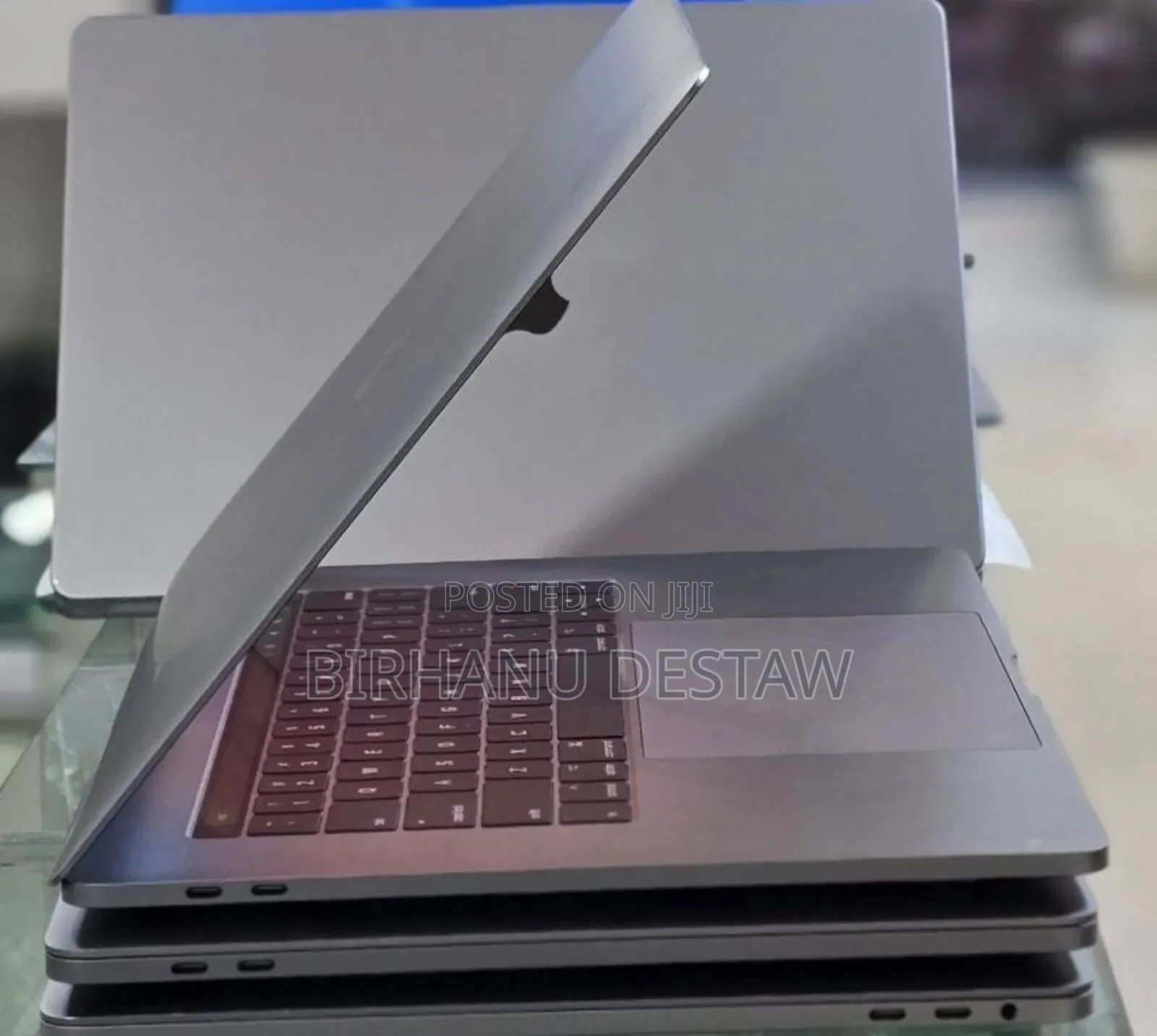 New Laptop Apple MacBook Pro 2017 16GB Intel Core i7 SSD 512GB