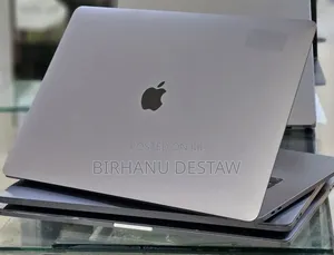 New Laptop Apple MacBook Pro 2017 16GB Intel Core i7 SSD 512GB