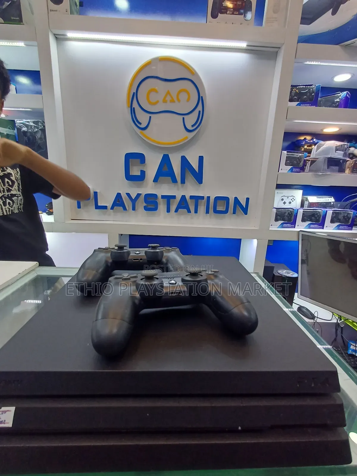 Playstation 4 Pro ከሁለቱም ለየት ያለ ,1 Terra ,Best Conditions