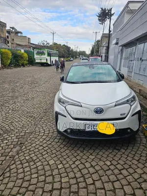 Toyota C-HR 2021 White