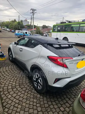 Toyota C-HR 2021 White