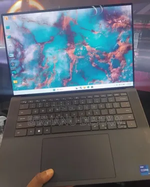 New Laptop Dell XPS 15 16GB Intel Core i7 SSD 512GB