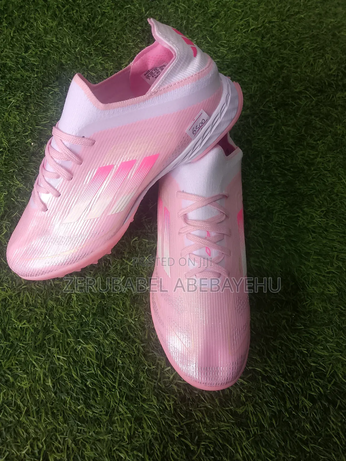 Football Boots (ታኬታ)
