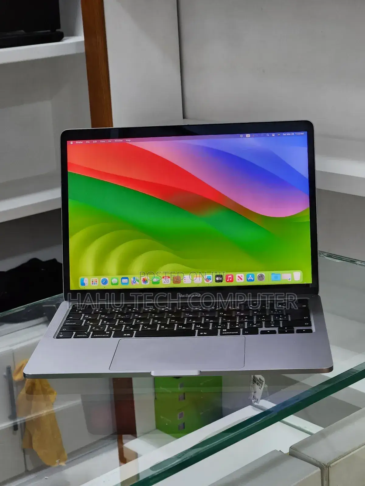 New Laptop Apple MacBook Pro 2020 8GB Intel Core i5 SSD 512GB