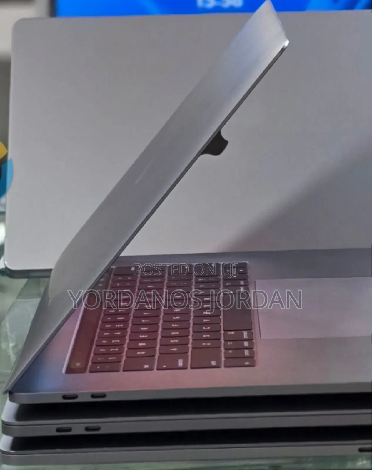 New Laptop Apple MacBook Pro 2017 16GB Intel Core i7 SSD 512GB