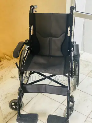Leisure Chair Supplies Lightweight Manual Wheelchair for Elderly