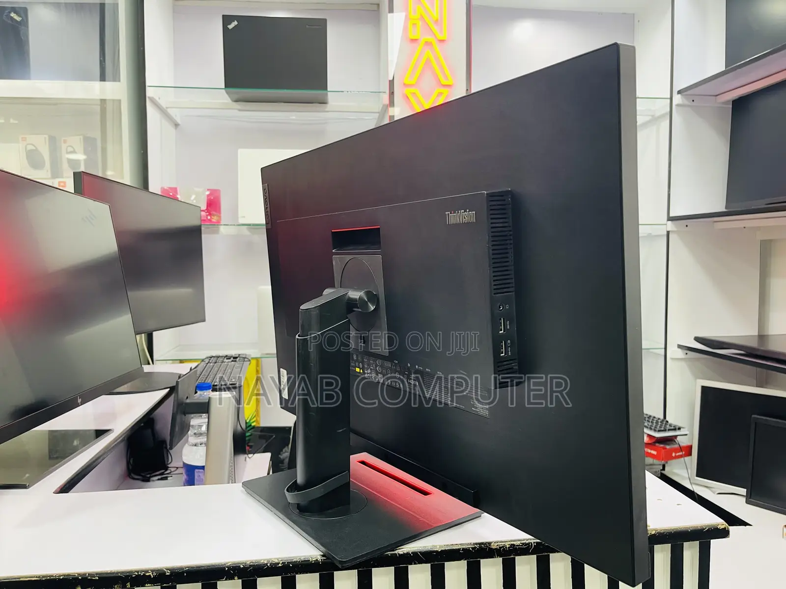 Lenovo 32” Monitor