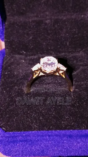Moissanite Diamond Engagement Ring