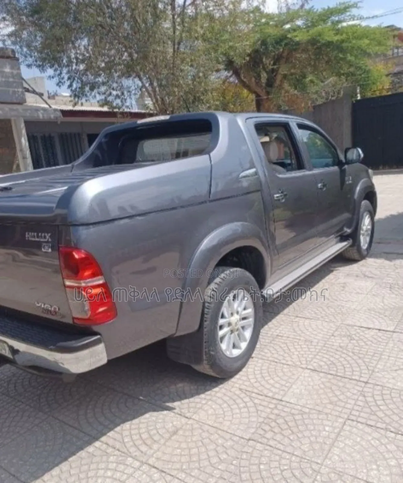 Toyota Hilux 2014 Maroon
