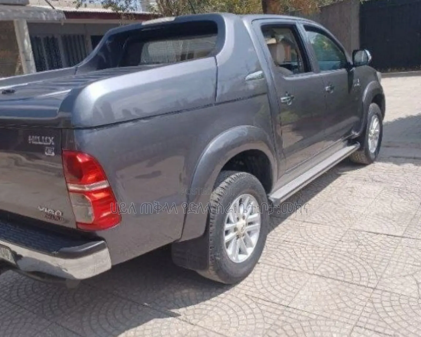 Toyota Hilux 2014 Maroon