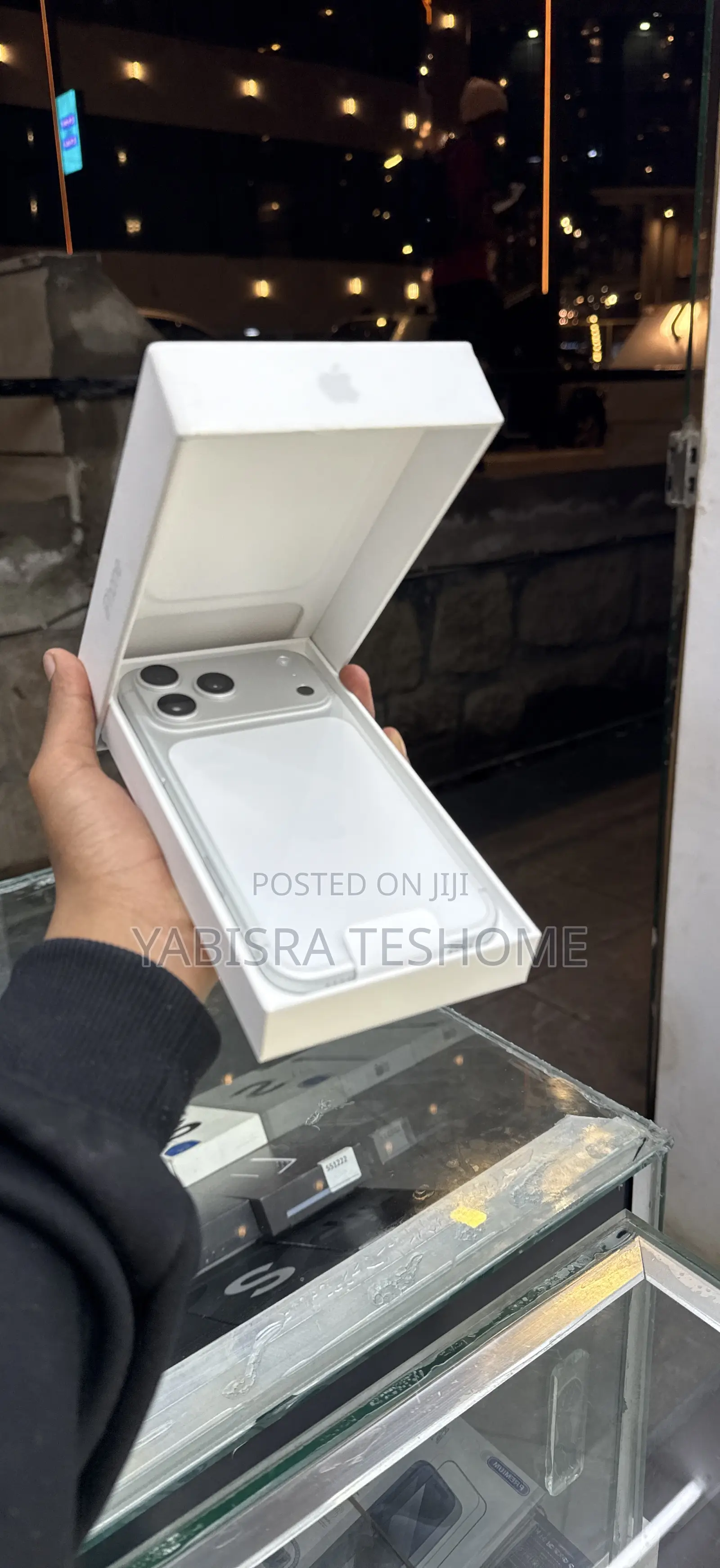 New Apple iPhone 17 Pro Max 256 GB Silver