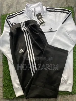 ኦሪጅናል Adidas ትራክሱት (ጃኬት እና ሱሪ)