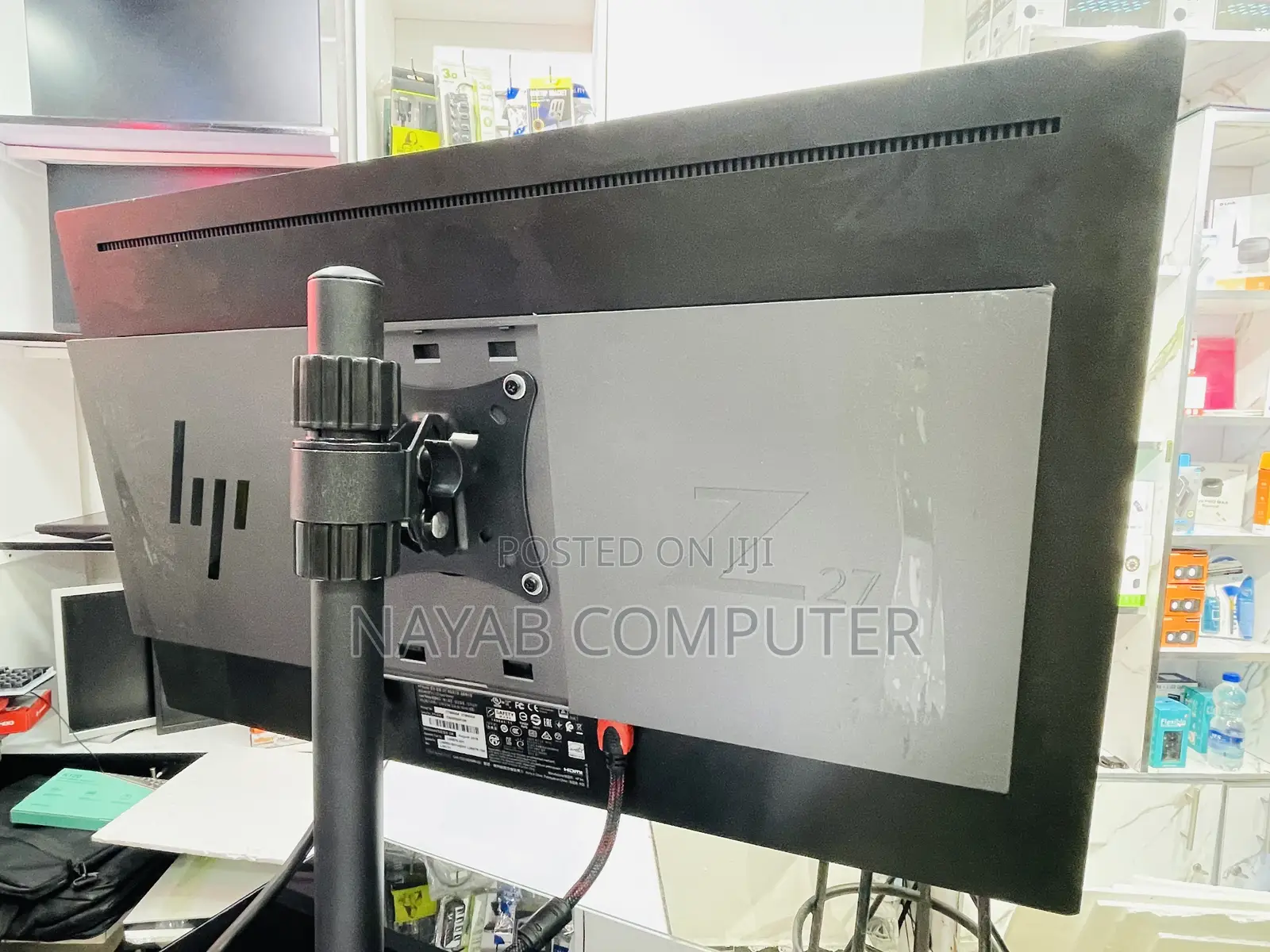 Hp 27” Monitor With Built in Speaker