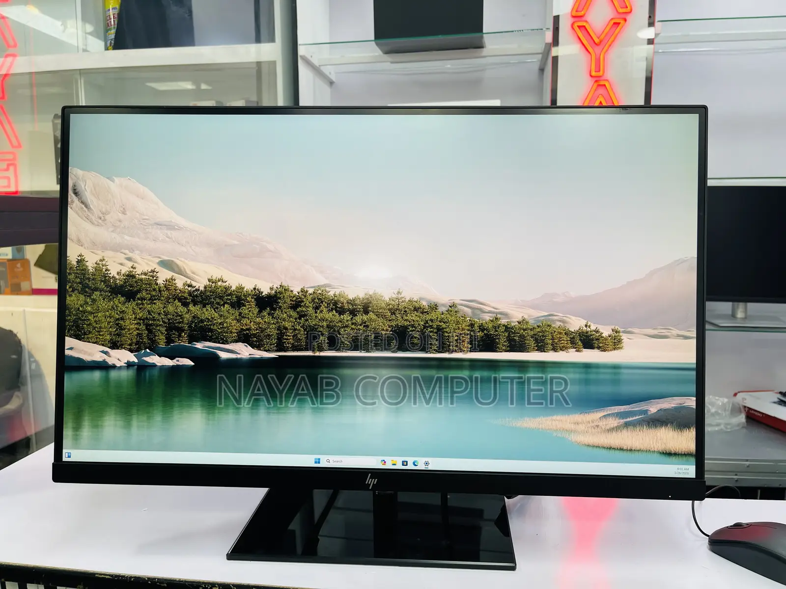 Hp 27” Monitor With Built in Speaker