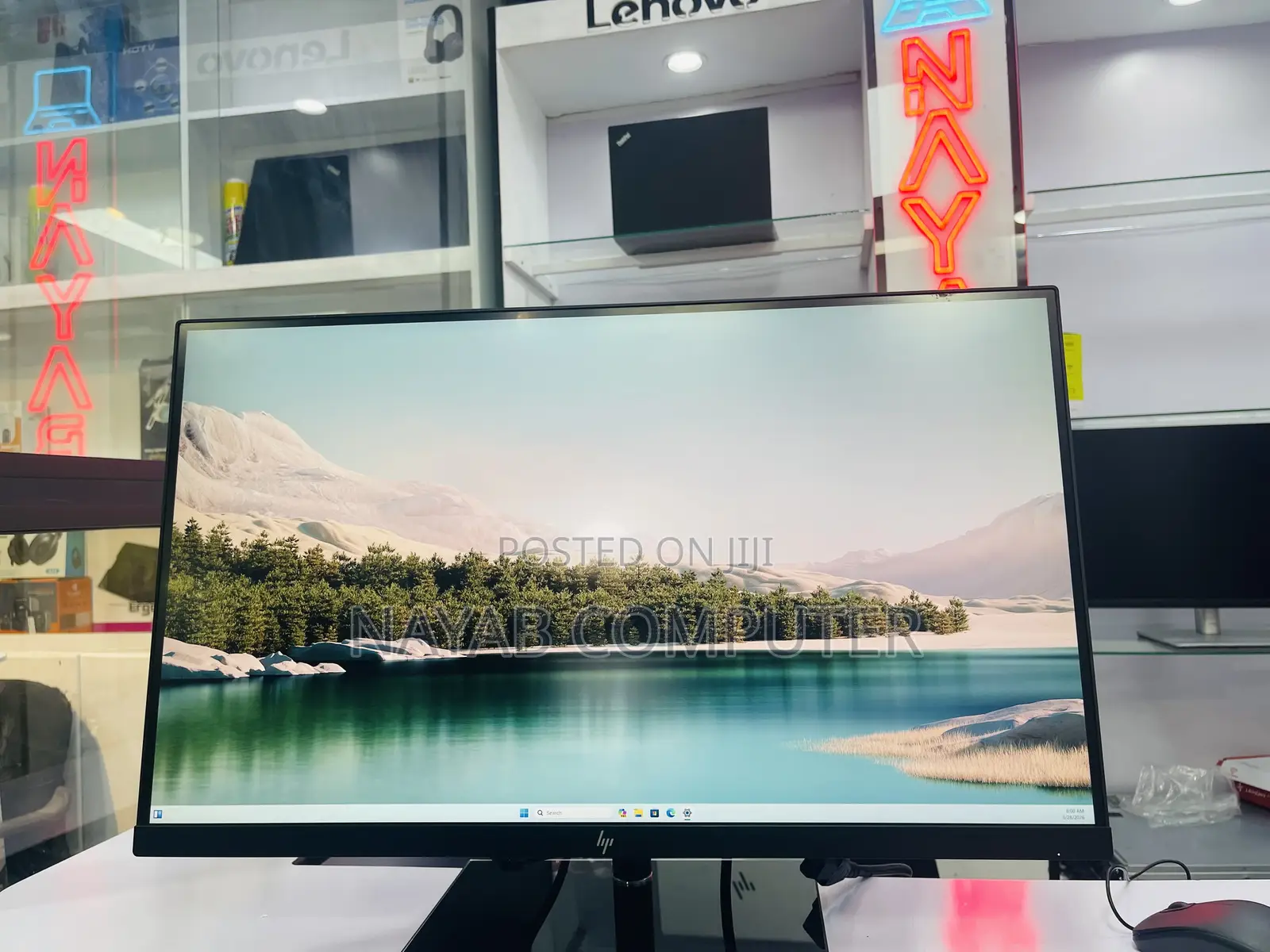 Hp 27” Monitor With Built in Speaker