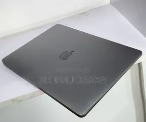 New Laptop Apple MacBook Pro 2017 16GB Intel Core i7 SSD 512GB