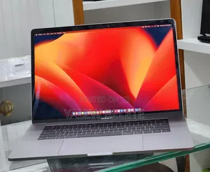 New Laptop Apple MacBook Pro 2017 16GB Intel Core i7 SSD 256GB