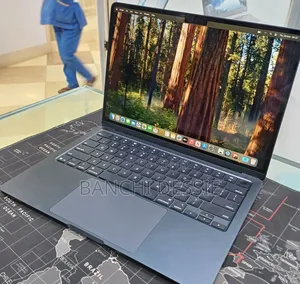 New Laptop Apple MacBook Air 2025 M4 13-inch 16GB Apple M4 SSD 256GB