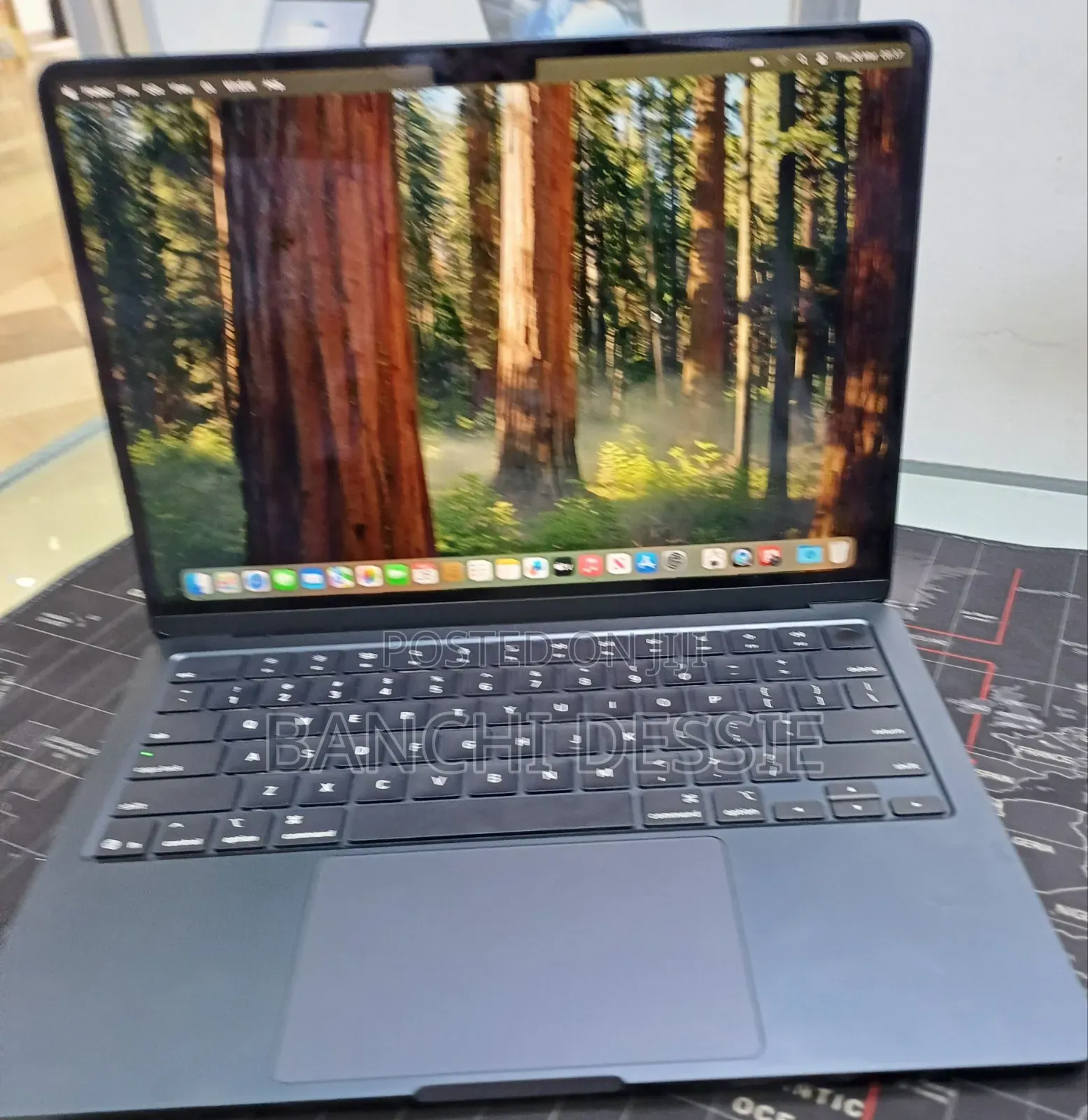 New Laptop Apple MacBook Air 2025 M4 13-inch 16GB Apple M4 SSD 256GB