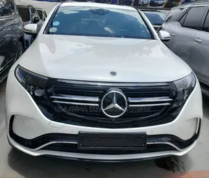 Mercedes-Benz EQC EQC400 4MATIC 2023 Ivory